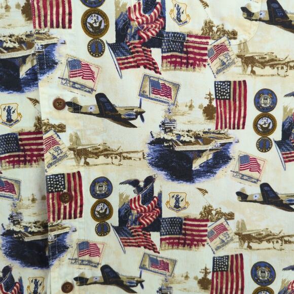 Patriotic Americana Military Men’s XL Button Down Shirt USA Flag Resortwear - Picture 5 of 8